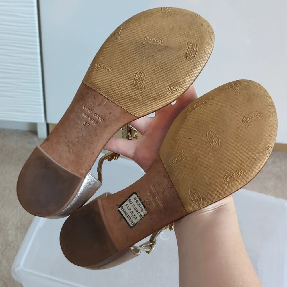 Giuseppe Zanotti Rhinestone Bridal Thong Sandals - Picture 4 of 10